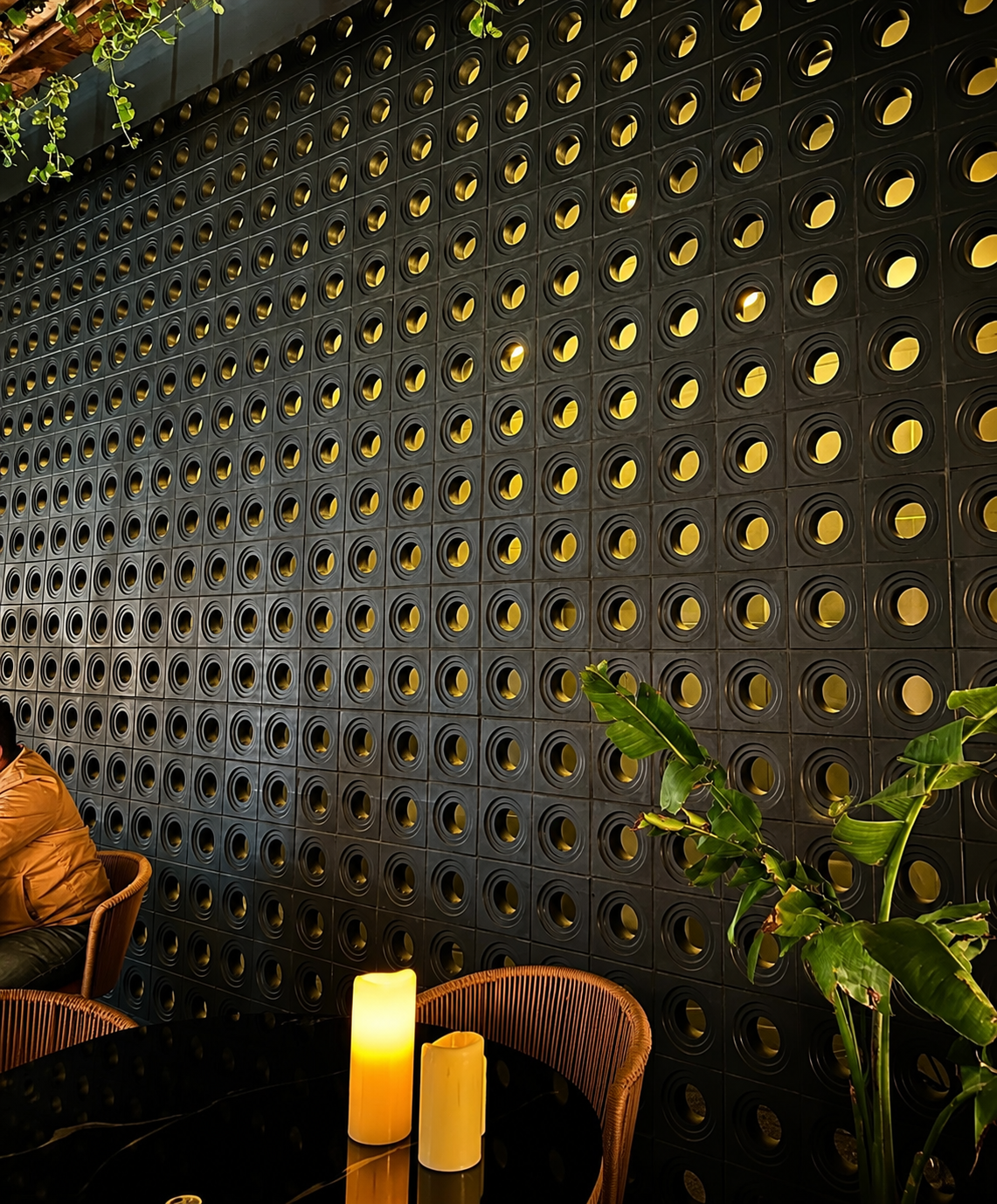 Noir Oculus Tile Wall